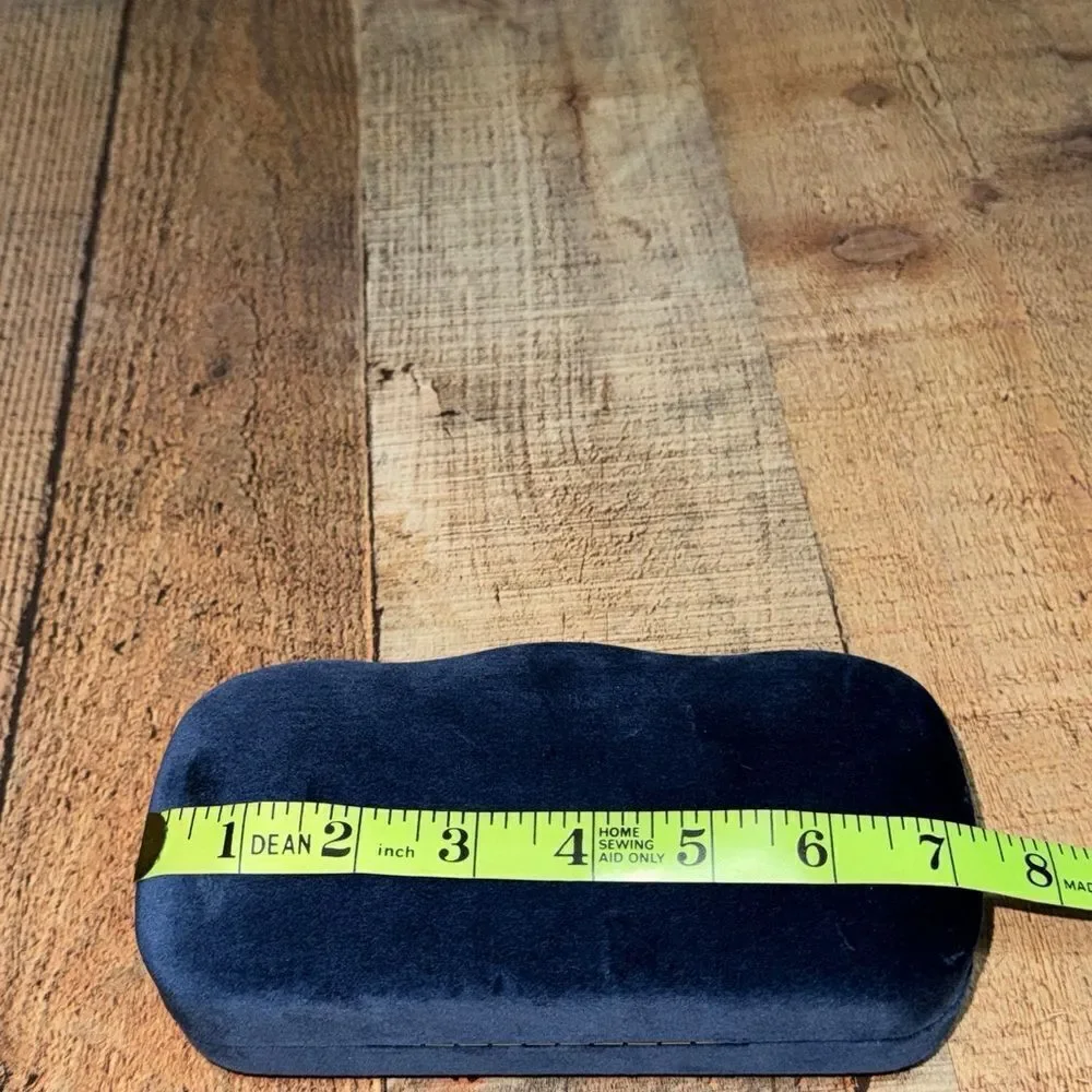 Gucci velvet luxurious case sunglasses case with dust cloth